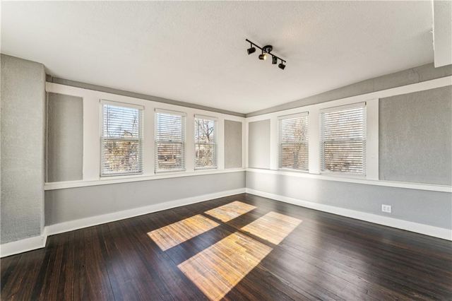 2824 Tracy Avenue, Kansas City, MO 64109