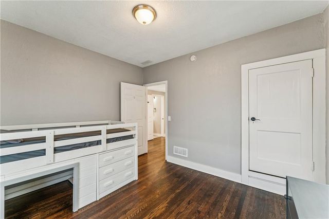 2824 Tracy Avenue, Kansas City, MO 64109