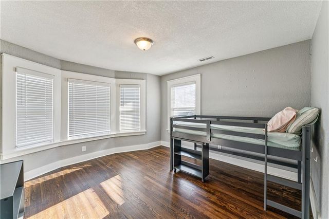 2824 Tracy Avenue, Kansas City, MO 64109