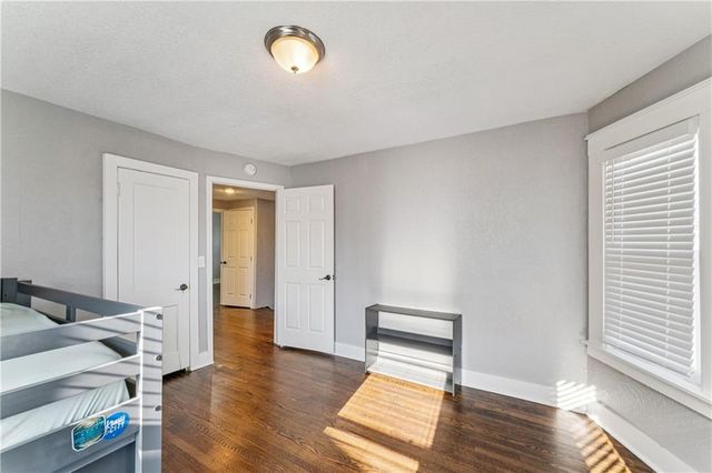 2824 Tracy Avenue, Kansas City, MO 64109