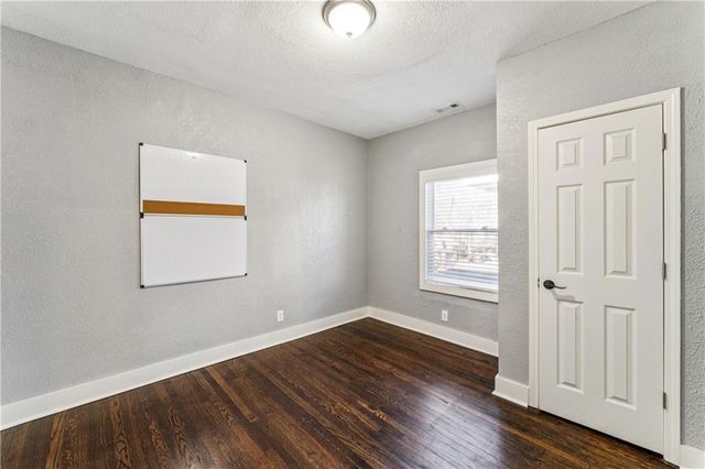 2824 Tracy Avenue, Kansas City, MO 64109