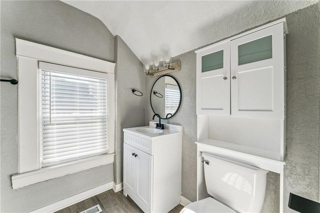 2824 Tracy Avenue, Kansas City, MO 64109