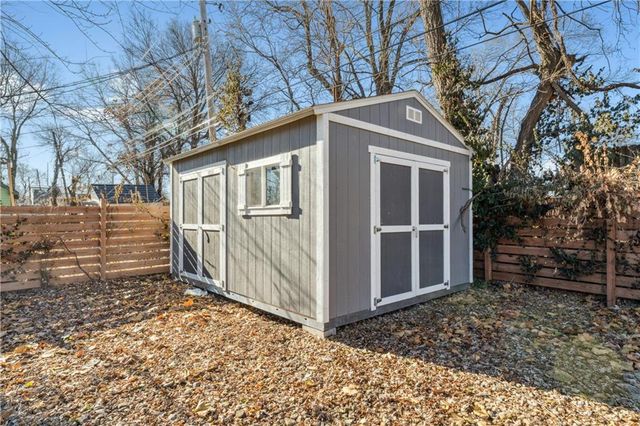 2824 Tracy Avenue, Kansas City, MO 64109