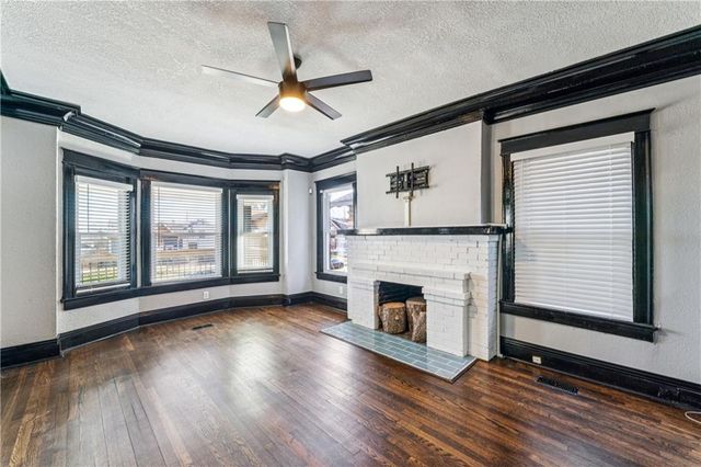 2824 Tracy Avenue, Kansas City, MO 64109