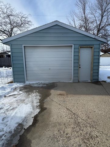 2311 8th Street S, Moorhead, MN 56560