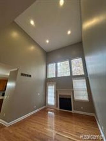 41484 Glade Road, Canton, MI 48187