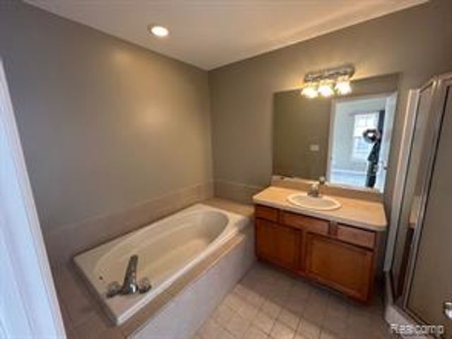 41484 Glade Road, Canton, MI 48187