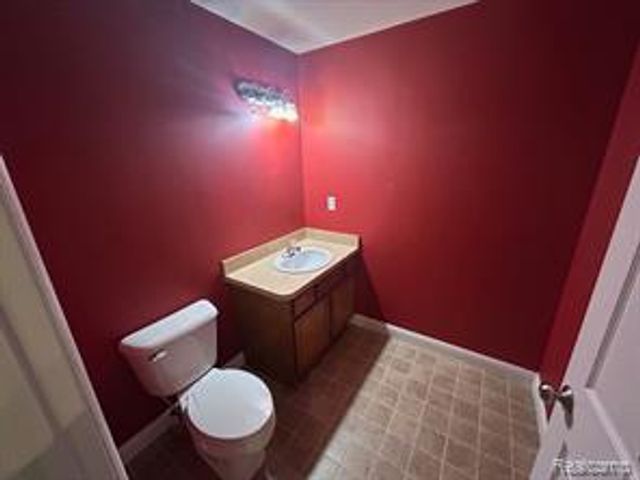 41484 Glade Road, Canton, MI 48187
