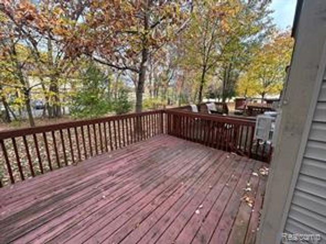 41484 Glade Road, Canton, MI 48187