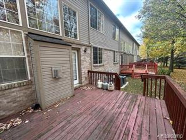 41484 Glade Road, Canton, MI 48187
