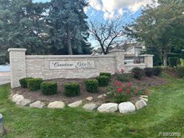 41484 Glade Road, Canton, MI 48187