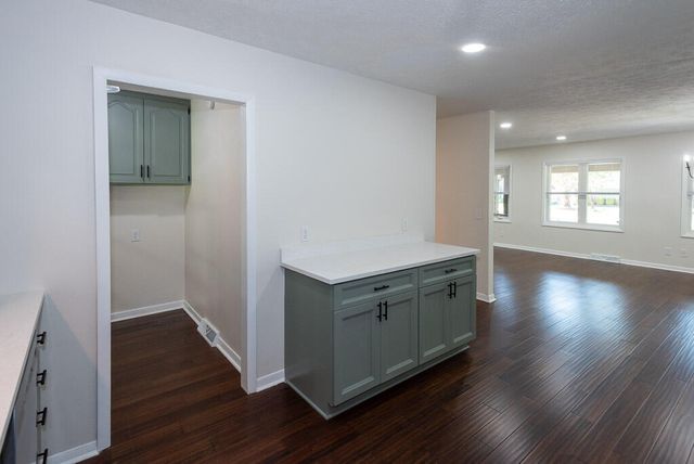 4044 S Broadway Avenue, Springfield, MO 65807