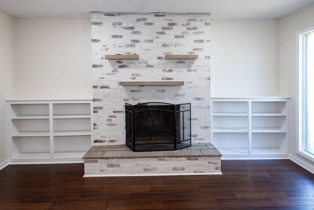 4044 S Broadway Avenue, Springfield, MO 65807