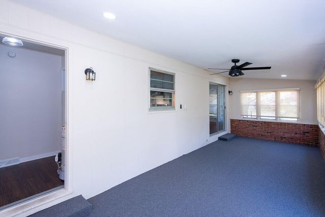 4044 S Broadway Avenue, Springfield, MO 65807