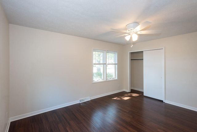 4044 S Broadway Avenue, Springfield, MO 65807