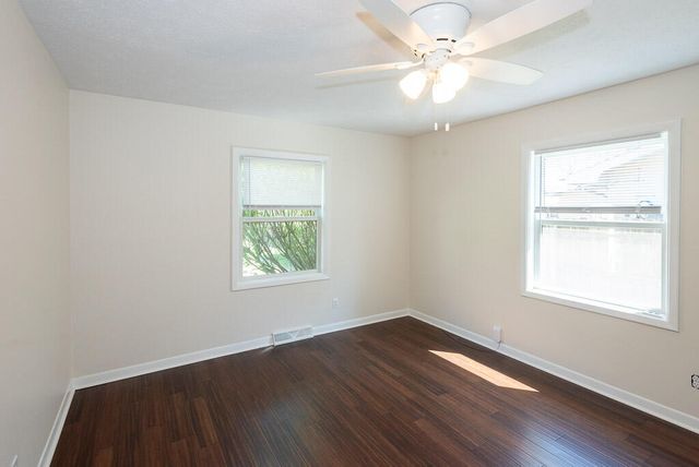 4044 S Broadway Avenue, Springfield, MO 65807