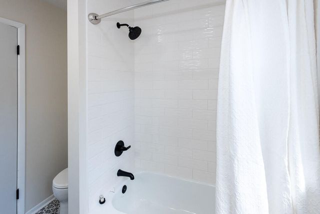 4044 S Broadway Avenue, Springfield, MO 65807