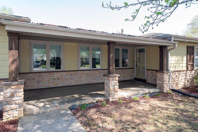 4044 S Broadway Avenue, Springfield, MO 65807