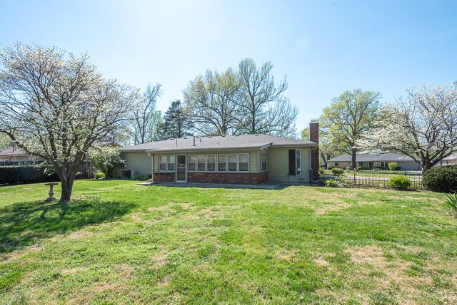 4044 S Broadway Avenue, Springfield, MO 65807