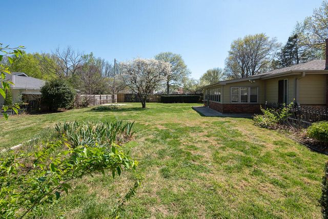 4044 S Broadway Avenue, Springfield, MO 65807