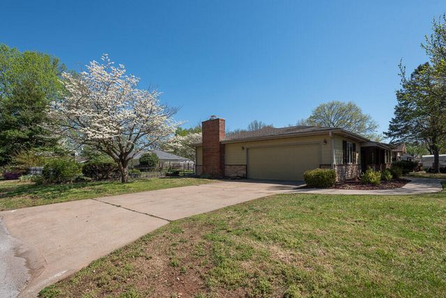 4044 S Broadway Avenue, Springfield, MO 65807