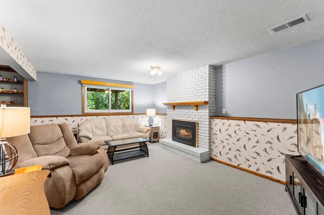 7989 Eastwood Road, Mounds View, MN 55112