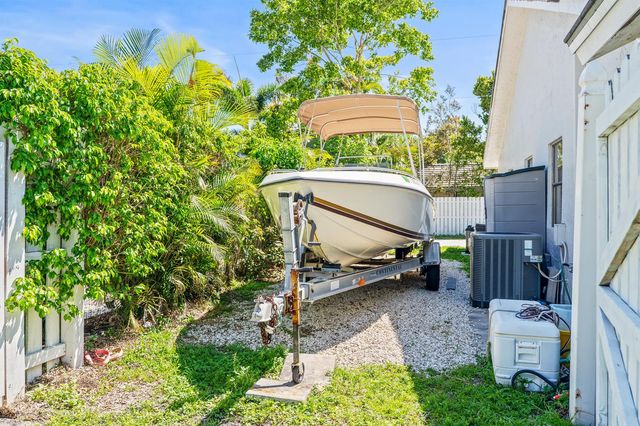 454 Prairie Rose Lane, Boca Raton, FL 33487