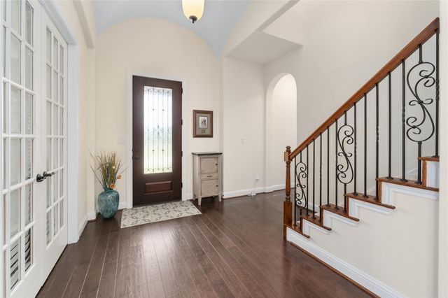 9400 STRATUS DR, Dripping Springs, TX 78620