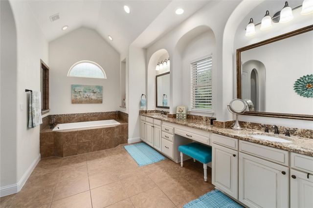 9400 STRATUS DR, Dripping Springs, TX 78620