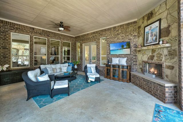 9400 STRATUS DR, Dripping Springs, TX 78620