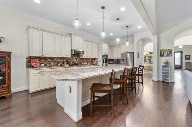 9400 STRATUS DR, Dripping Springs, TX 78620