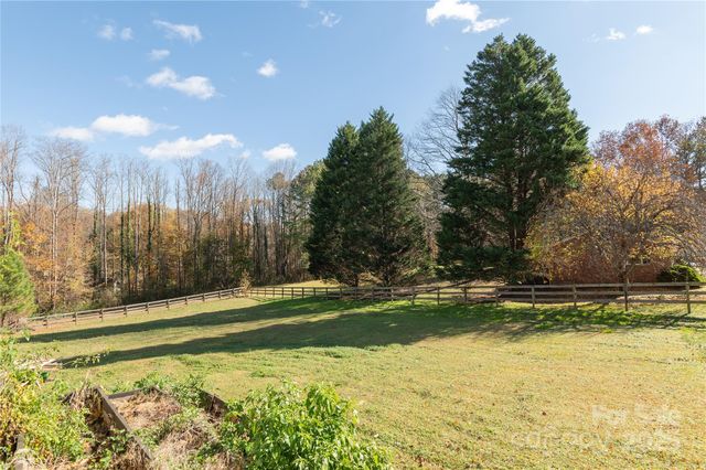 21 Walker Street Extension, Columbus, NC 28722