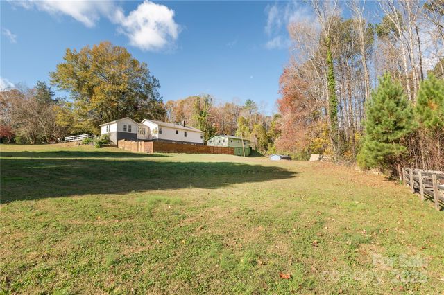 21 Walker Street Extension, Columbus, NC 28722