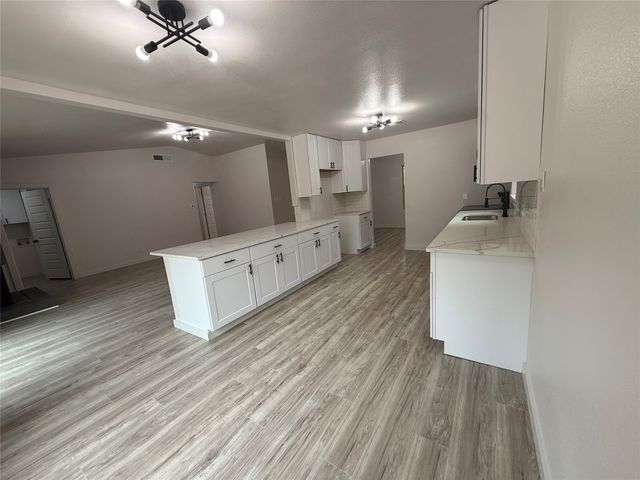 2913 White Oak Lane, Bedford, TX 76021