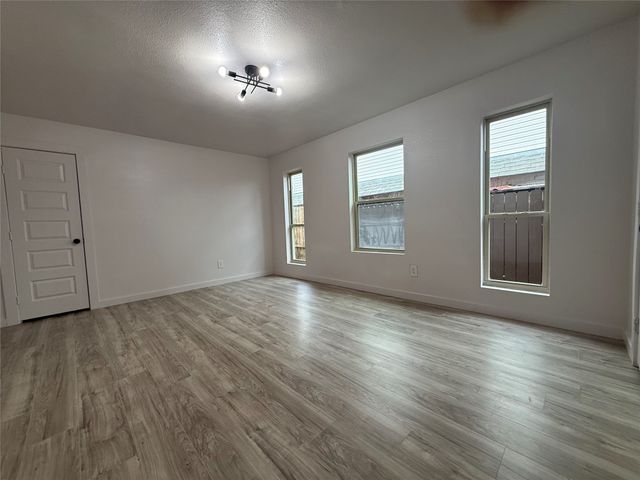 2913 White Oak Lane, Bedford, TX 76021