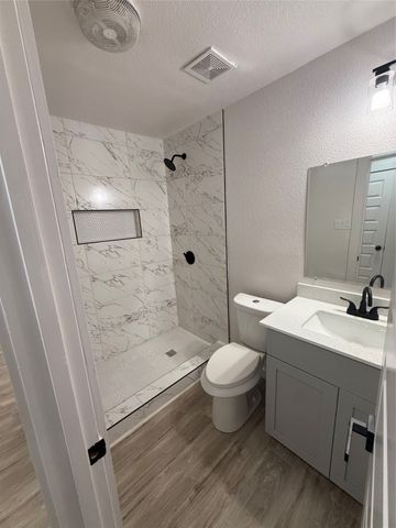 2913 White Oak Lane, Bedford, TX 76021