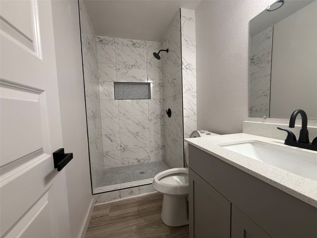 2913 White Oak Lane, Bedford, TX 76021