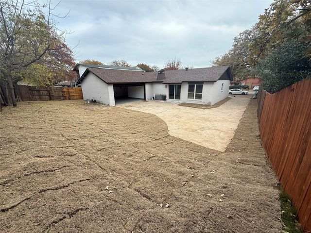 2913 White Oak Lane, Bedford, TX 76021