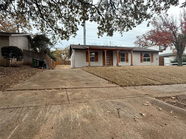 2913 White Oak Lane, Bedford, TX 76021