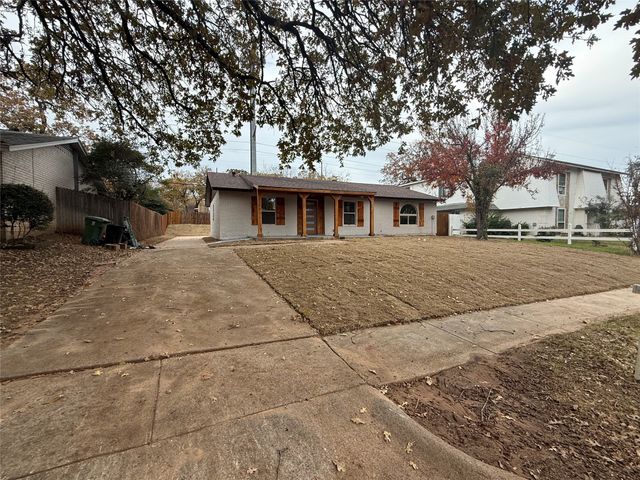 2913 White Oak Lane, Bedford, TX 76021