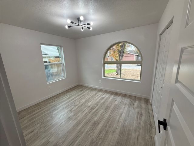 2913 White Oak Lane, Bedford, TX 76021