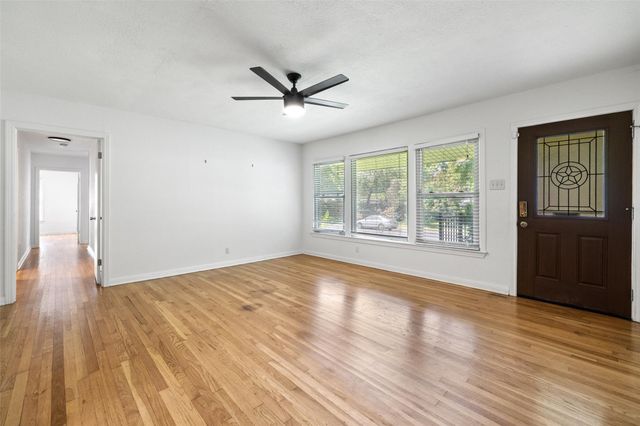 1206 Larkwood DR, Austin, TX 78723
