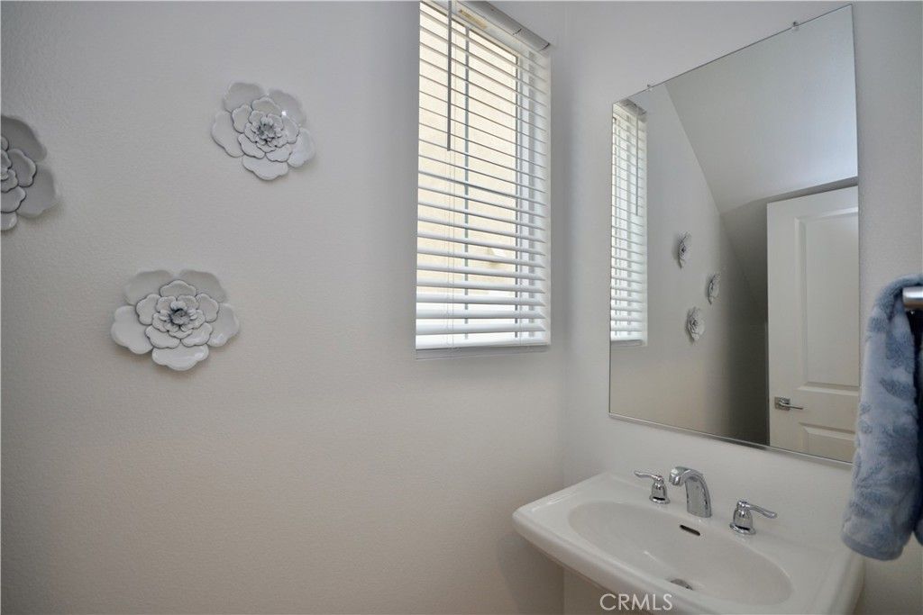 Image 13 of property listing at 31385 lolite Drive, Winchester, CA 92596