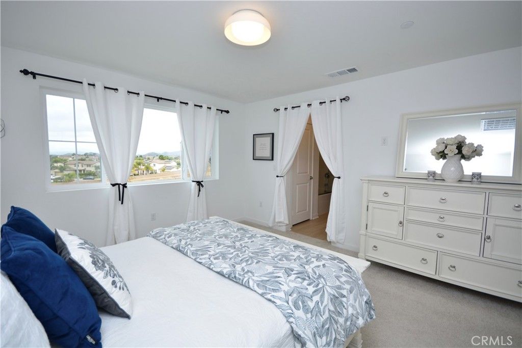 Image 18 of property listing at 31385 lolite Drive, Winchester, CA 92596