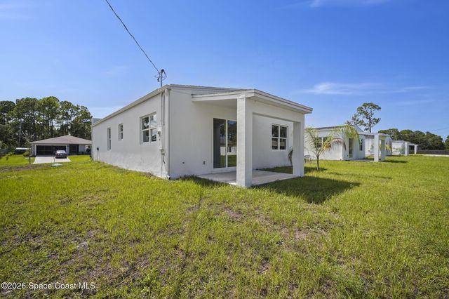 3283 Slama Avenue SE, Palm Bay, FL 32909