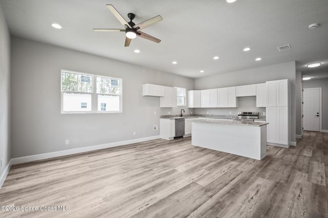 3283 Slama Avenue SE, Palm Bay, FL 32909
