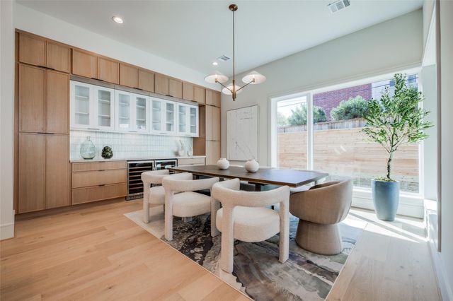 1701 Banks Street, Houston, TX 77098