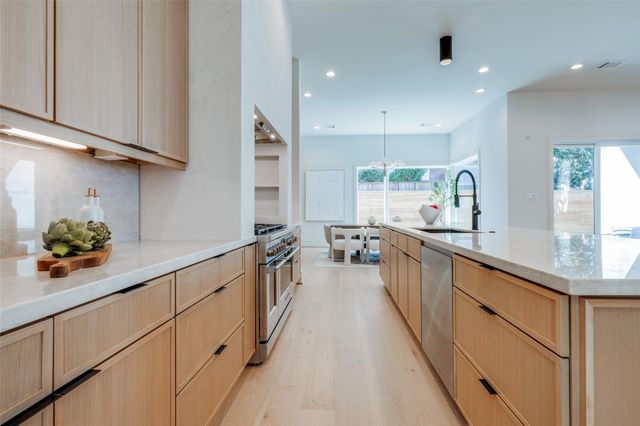 1701 Banks Street, Houston, TX 77098