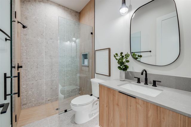 1701 Banks Street, Houston, TX 77098