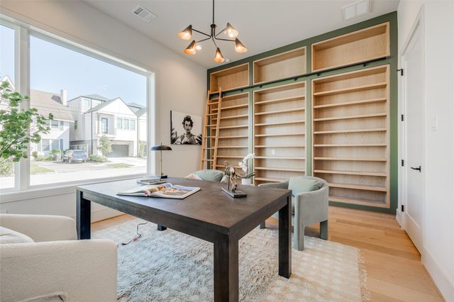 1701 Banks Street, Houston, TX 77098